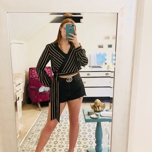 Boutique long sleeve tie front blouse
